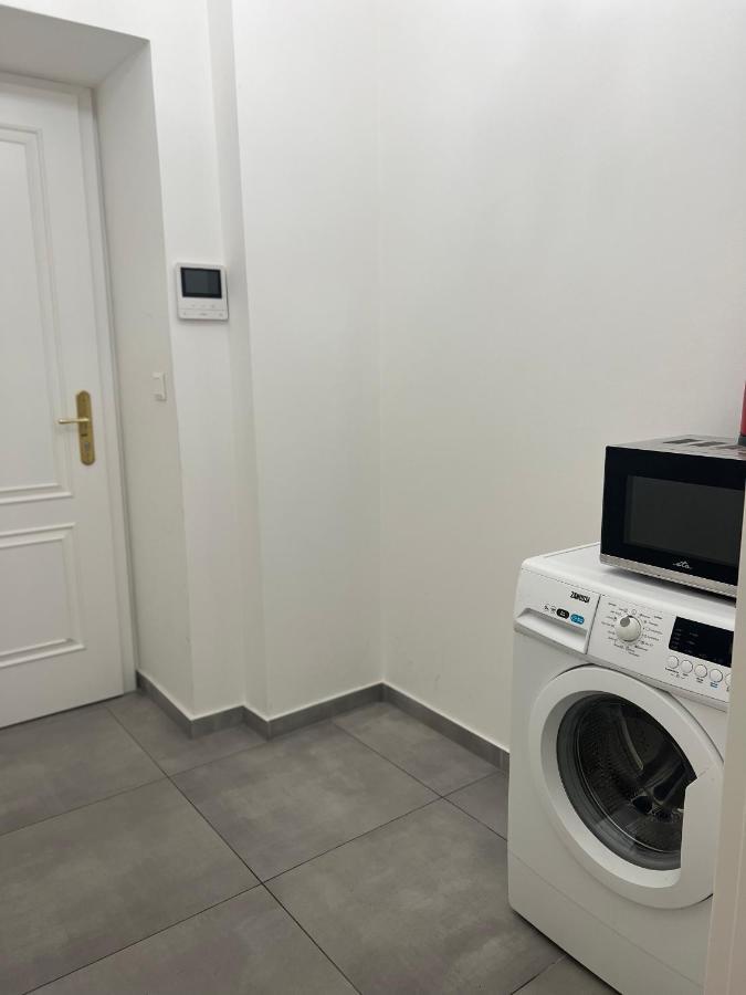 Angeloroma Deluxe Apartment Prag Exteriör bild
