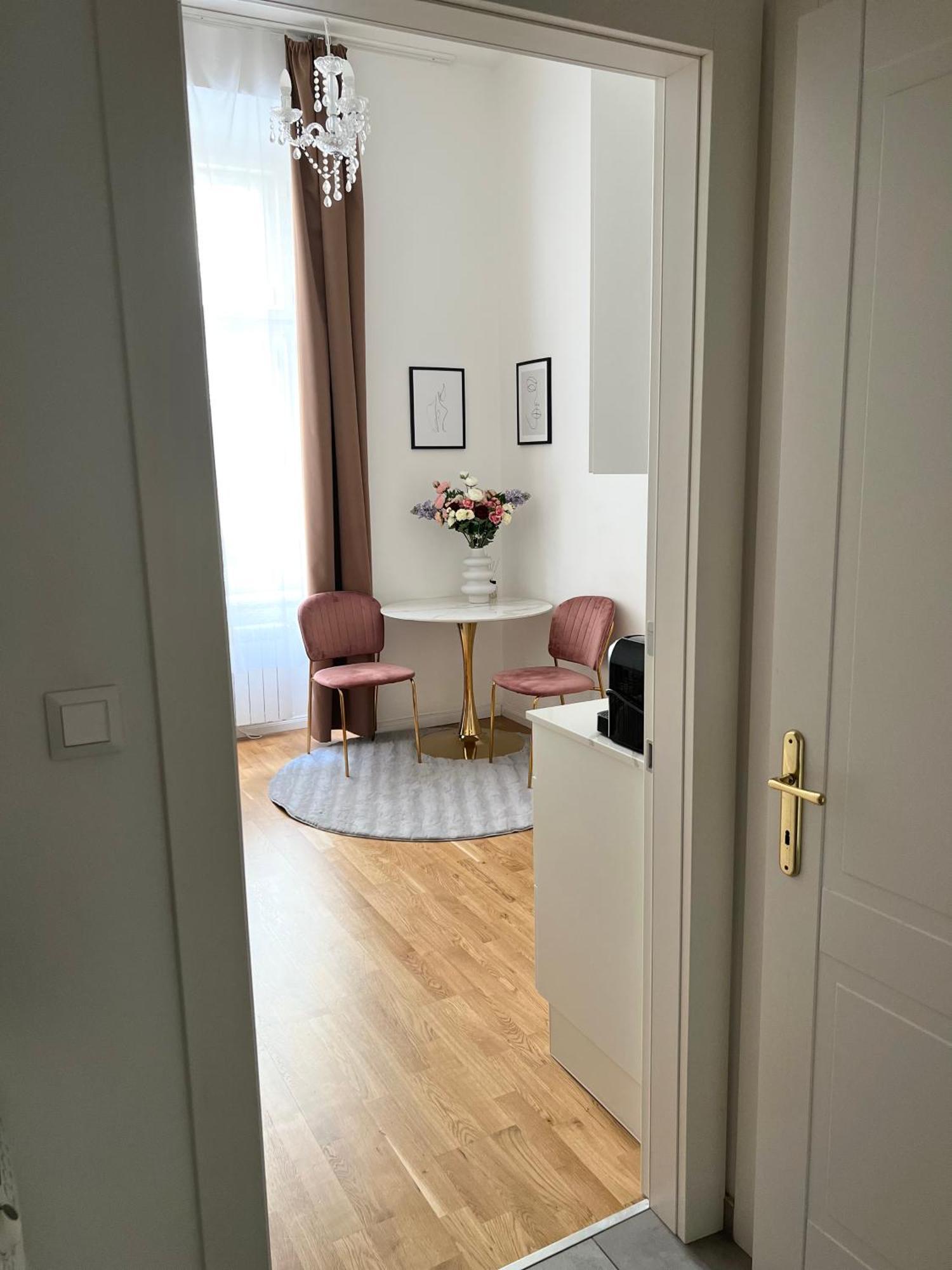 Angeloroma Deluxe Apartment Prag Exteriör bild
